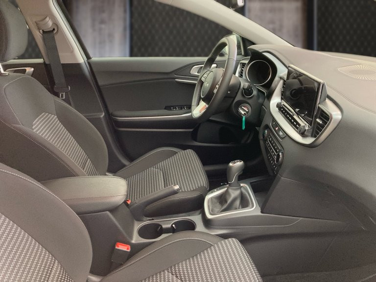 Bild 5: Kia CEEDSW/SILBER/UVO/1.0 TGDI/MT6