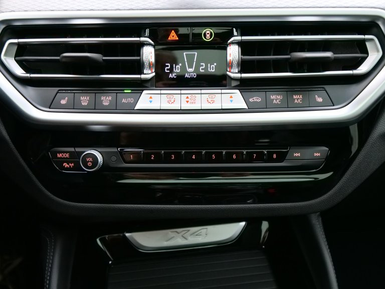 Bild 10: BMW X4 xDrive 20i Aut.