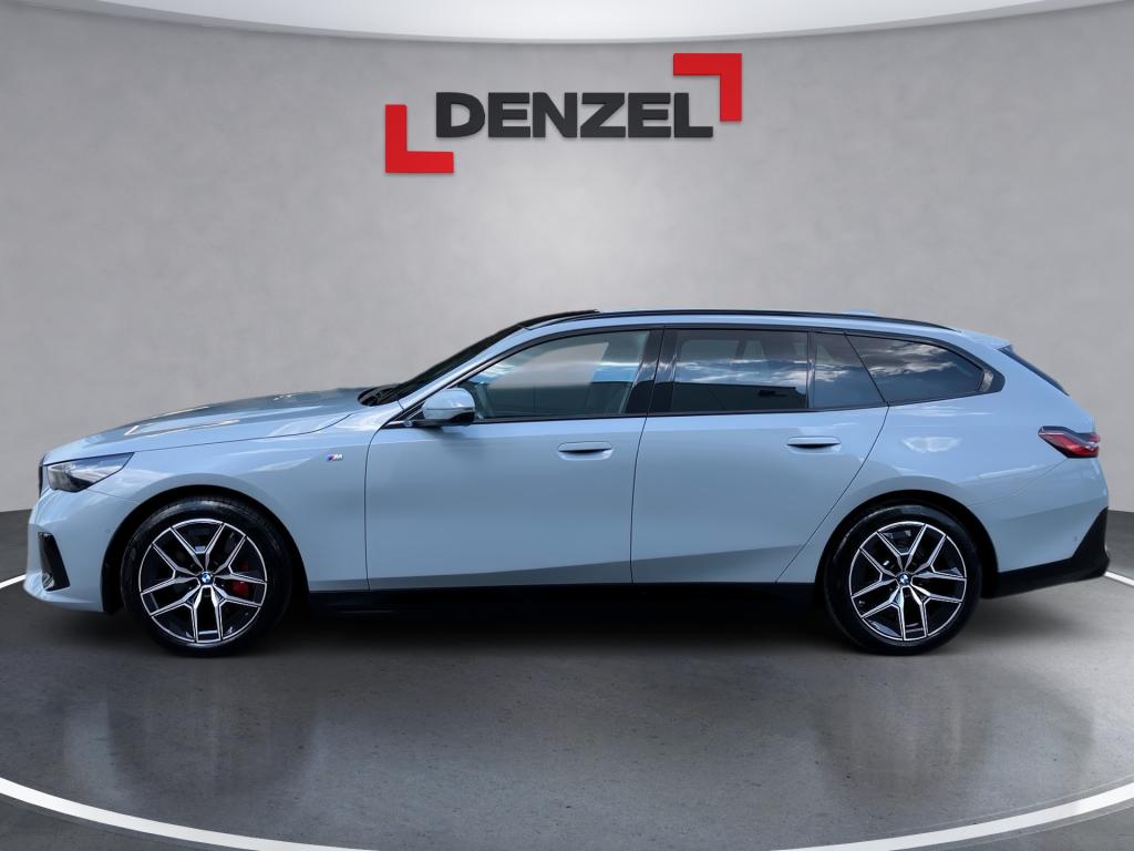 Bild 1: BMW i5 xDrive40 Touring