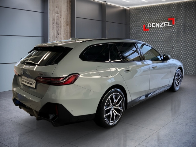 Bild 3: BMW i5 xDrive40 Touring