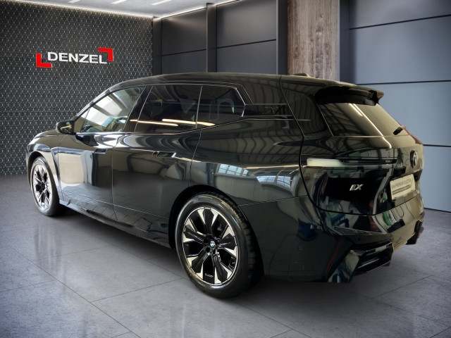 Bild 2: BMW PKW i-Serie iX xDrive45