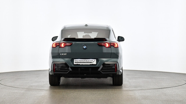 Bild 10: BMW iX2 eDrive 20 U10