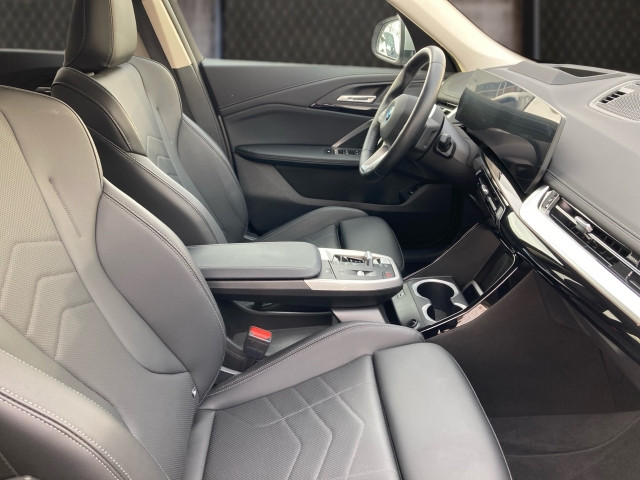 Bild 5: BMW iX1 xDrive30 U11