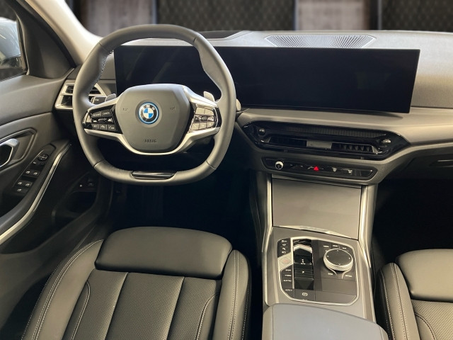 Bild 6: BMW 330e xDrive Touring