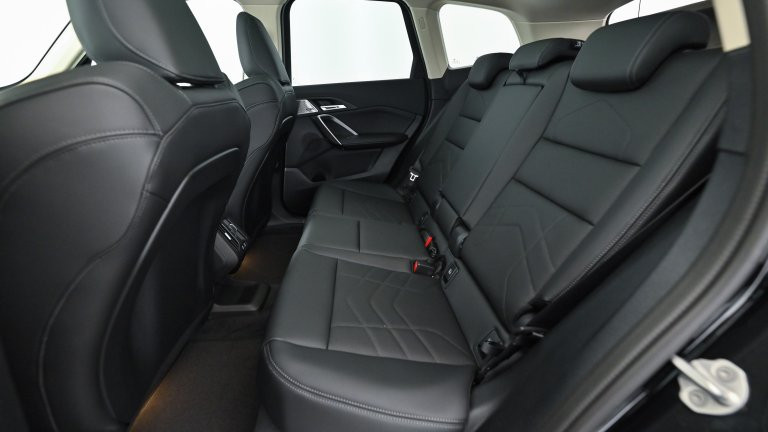 Bild 14: BMW X1 xDrive30e U11 XB2