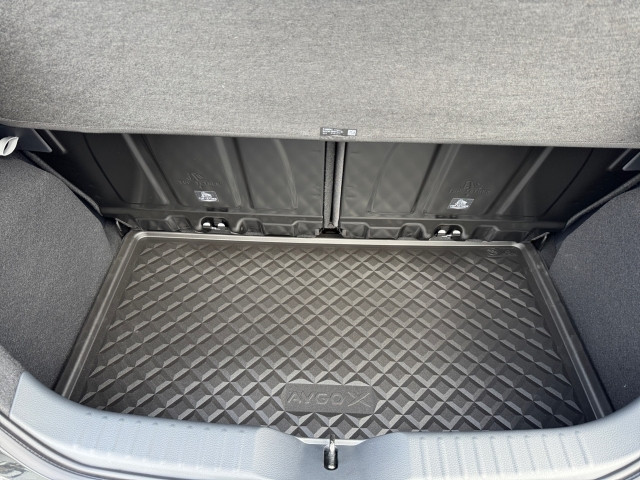 Bild 9: Toyota AYGO X 1,5 l Lounge CVT