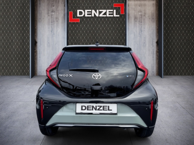 Bild 10: Toyota AYGO X 1,5 l Lounge CVT