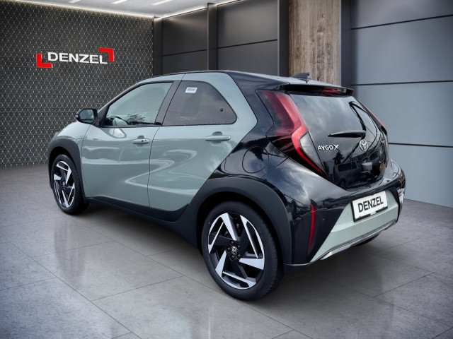 Bild 2: Toyota AYGO X 1,5 l Lounge CVT