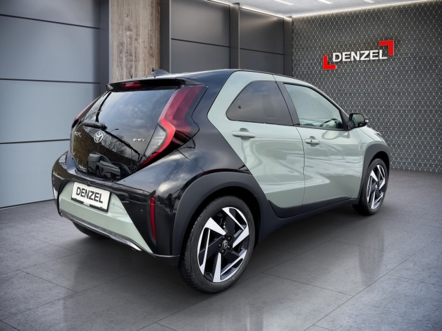 Bild 3: Toyota AYGO X 1,5 l Lounge CVT