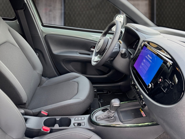 Bild 5: Toyota AYGO X 1,5 l Lounge CVT