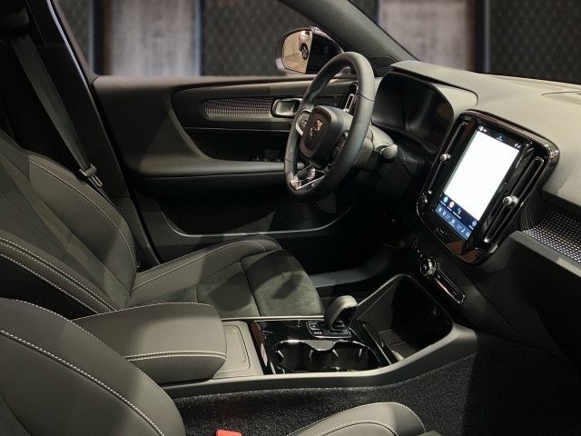 Bild 6: VOLVO PKW EC40 Single Ultra Dark