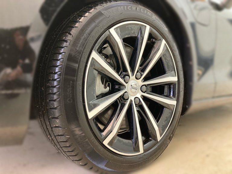 Bild 4: VOLVO PKW V60 Recharge Core, T6 AWD Plug-in Hybrid, Elektrisch/Benzin,