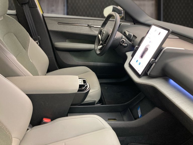 Bild 5: VOLVO PKW EX30 Plus, Single Motor Extended Range Vollelektrisch