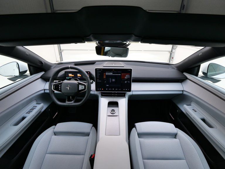 Bild 7: Polestar Polestar 4 DMLR Performance Pilot Plus