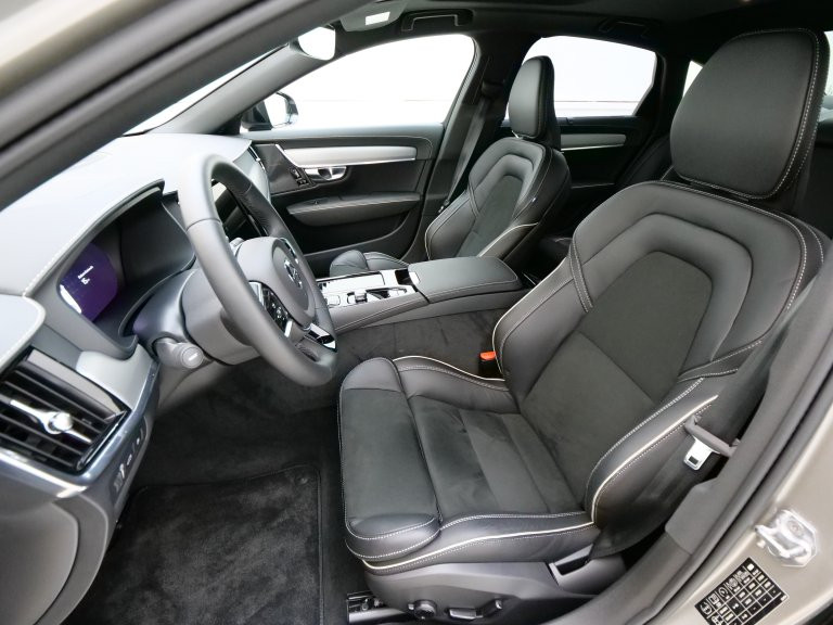 Bild 10: VOLVO PKW S90 T8 AWD Recharge PHEV R-Design