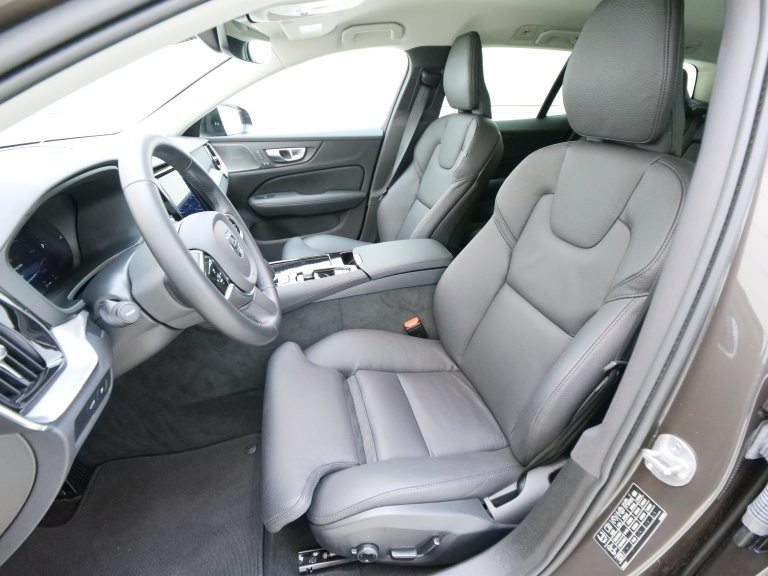 Bild 10: VOLVO PKW V60 Plus, T6 AWD PHEV Plus Dark Aut.