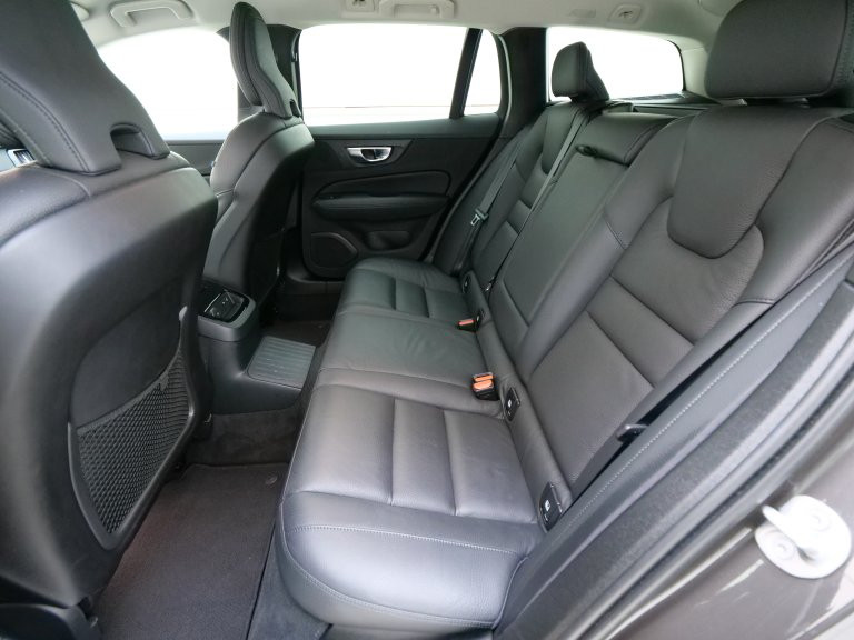 Bild 11: VOLVO PKW V60 Plus, T6 AWD PHEV Plus Dark Aut.