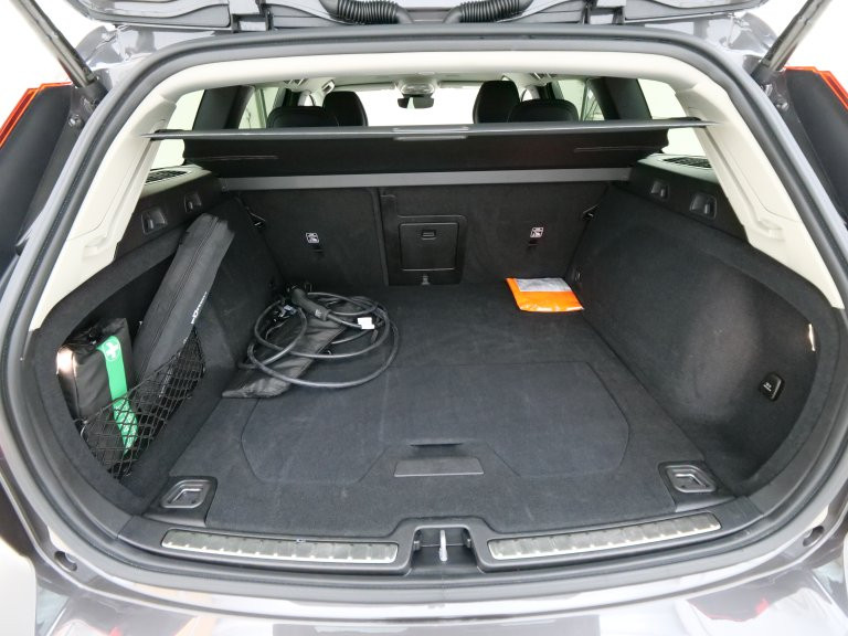 Bild 12: VOLVO PKW V60 Plus, T6 AWD PHEV Plus Dark Aut.