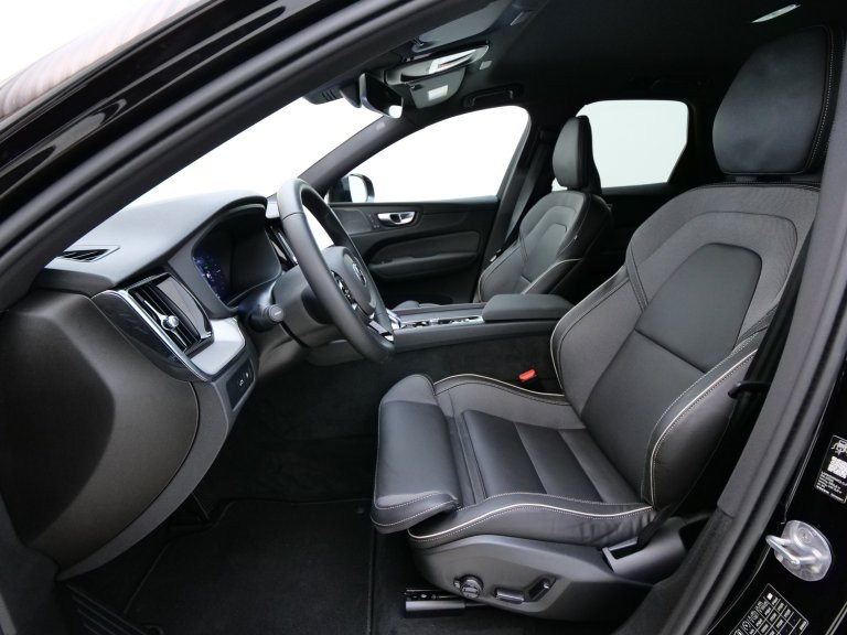 Bild 10: VOLVO PKW XC60 T6 AWD PHEV Plus Black Edition