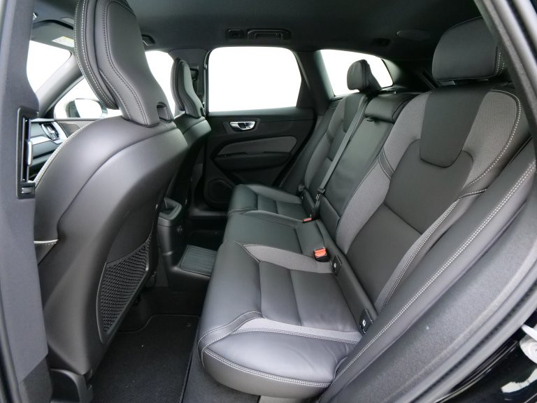 Bild 11: VOLVO PKW XC60 T6 AWD PHEV Plus Black Edition