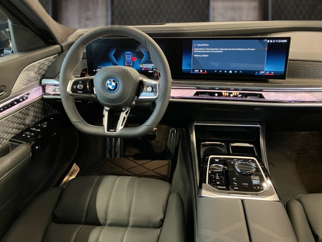 Bild 6: BMW M760e xDrive Limousine G70 XB1