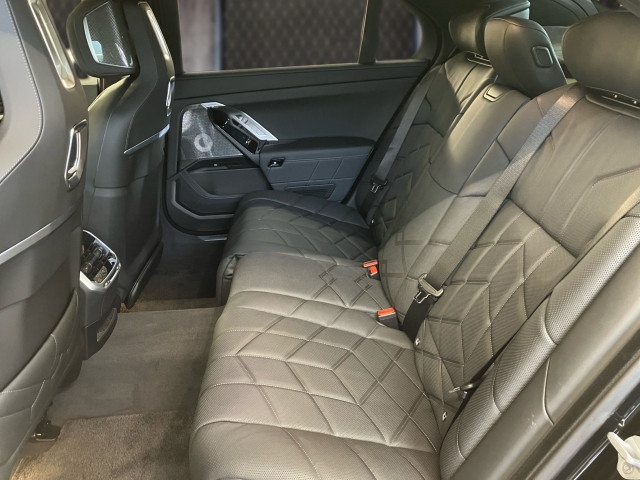 Bild 8: BMW M760e xDrive Limousine G70 XB1