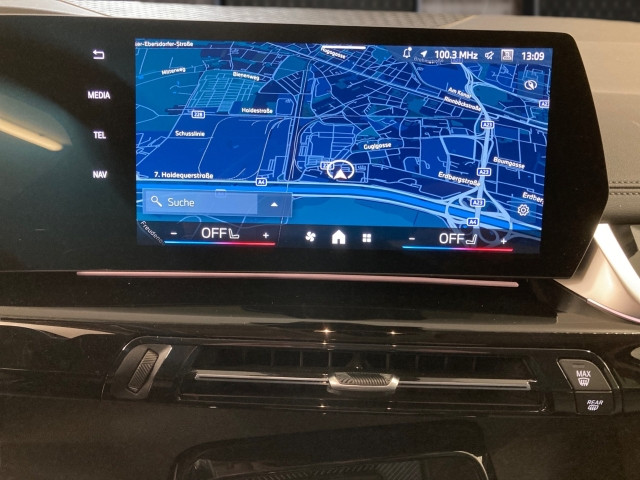 Bild 12: BMW 220i Active Tour U06