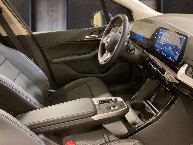 Bild 14: BMW 220i Active Tour U06
