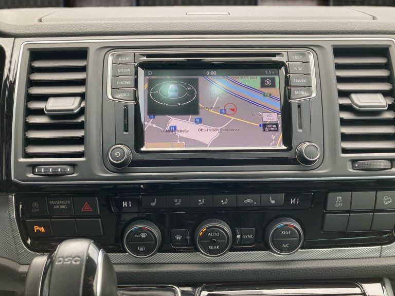 Bild 7: VW Caravelle Highline 2,0 TDI 4 Motion DSG