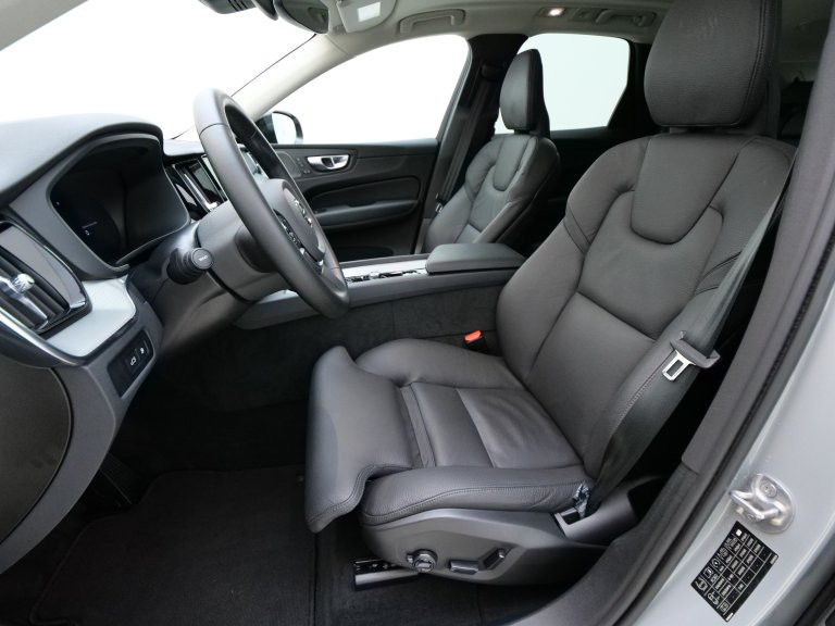 Bild 10: VOLVO PKW XC60 Plus, T6 AWD Pl