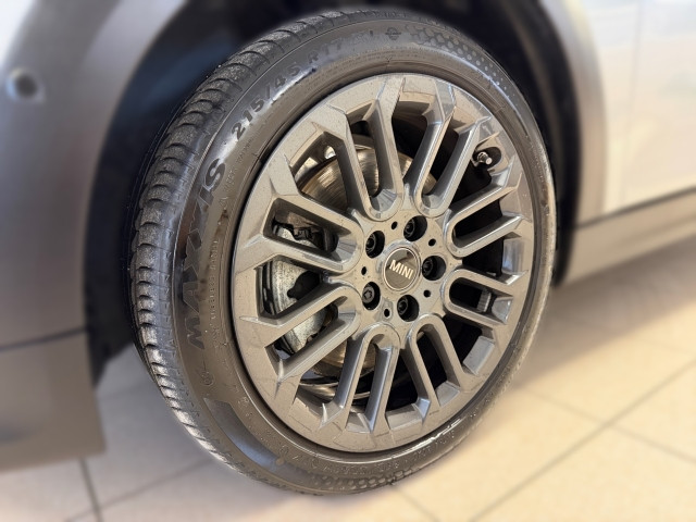 Bild 4: Mini Coop C 5-Türer F65 B38