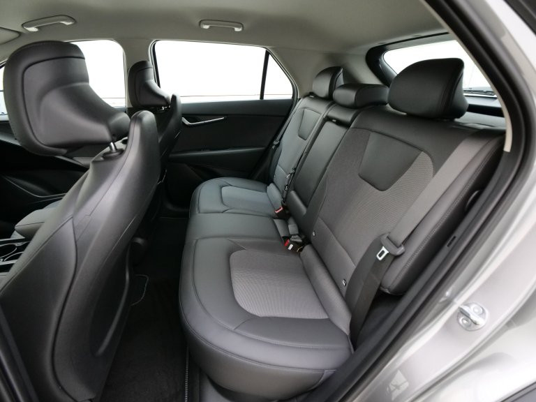 Bild 13: Kia NIROEV/SILBER/E-MOTOR/64,8KWH/AT/204