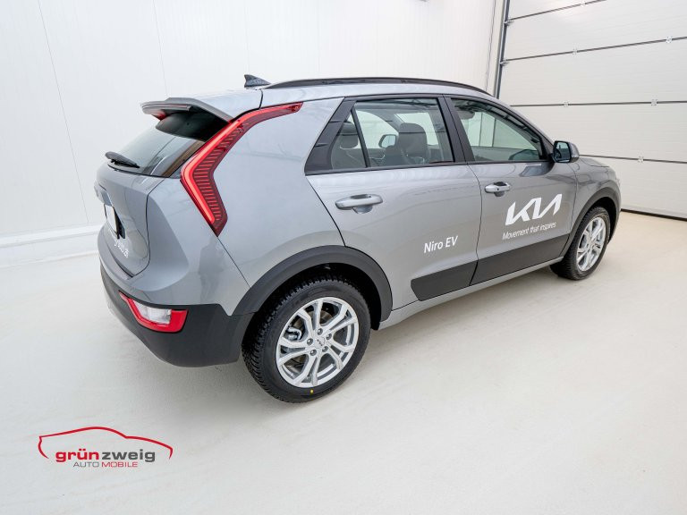 Bild 3: Kia NIROEV/SILBER/E-MOTOR/64,8KWH/AT/204