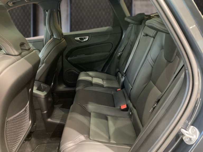 Bild 8: VOLVO PKW XC60 Black Edition Plus, T6 AWD Plug-in Hybrid, Elektrisch/B