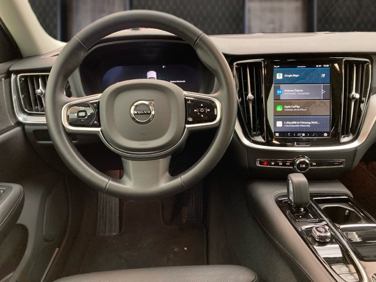 Bild 6: VOLVO PKW V60 Plus, T6 AWD Plug-in Hybrid, Elektrisch/Benzin, Dark