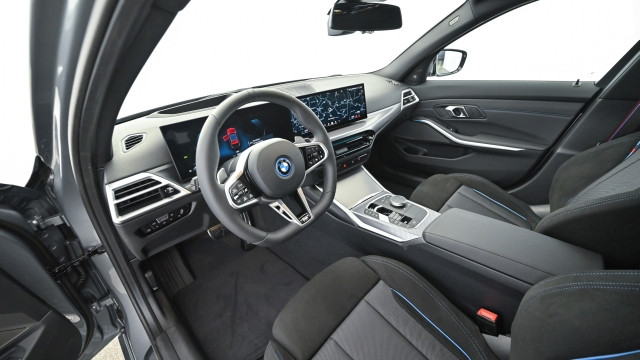Bild 4: BMW 330e xDrive Touring