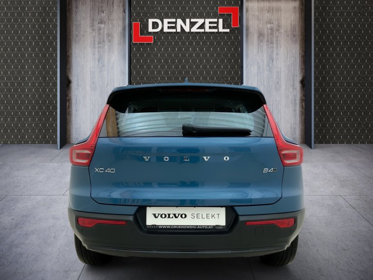 Bild 10: VOLVO PKW XC40 Plus, B4 AWD Mi