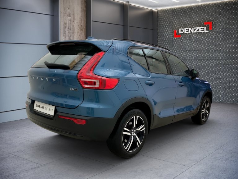 Bild 3: VOLVO PKW XC40 Plus, B4 AWD Mi