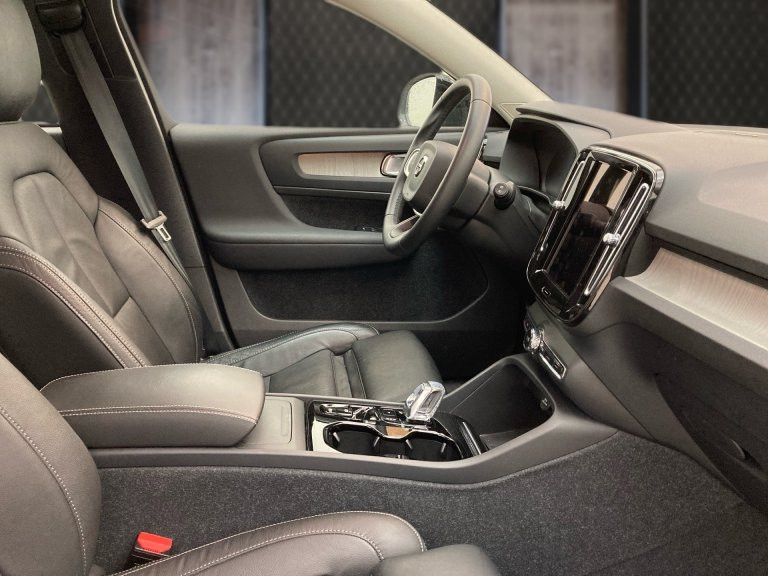 Bild 5: VOLVO PKW XC40 Plus, B4 AWD Mi