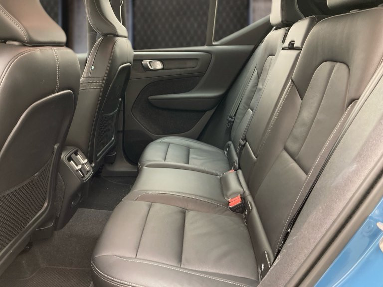 Bild 8: VOLVO PKW XC40 Plus, B4 AWD Mi