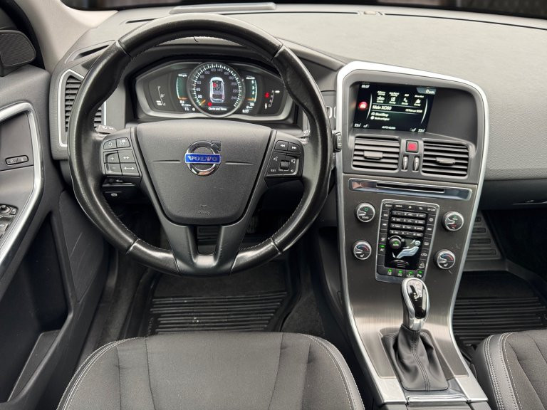 Bild 6: VOLVO PKW XC60 D4 Kinetic AWD