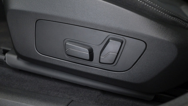 Bild 11: BMW iX2 eDrive20 U10 HB0