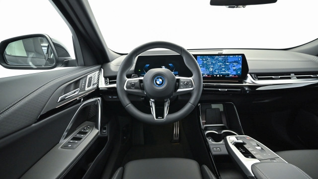 Bild 12: BMW iX2 eDrive20 U10 HB0