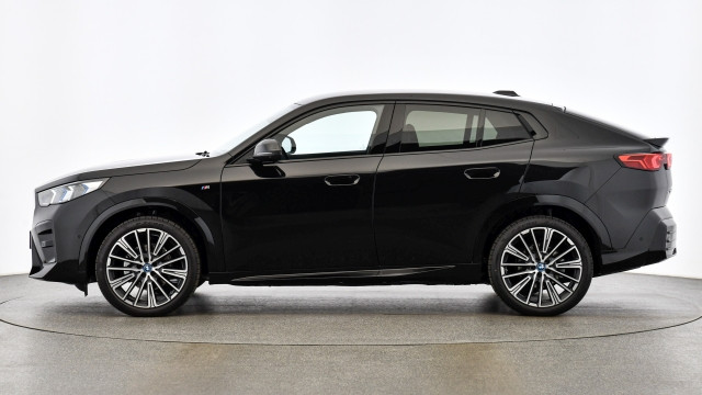 Bild 3: BMW iX2 eDrive20 U10 HB0