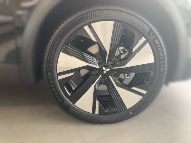 Bild 3: Mitsubishi Grandis 1,8 HEV Intense S+C+T 26