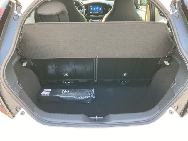 Bild 9: Toyota AYGO X 1,5 l Active CVT