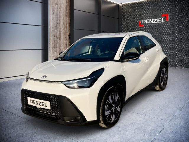 Bild 1: Toyota AYGO X 1,5 l Active CVT 8 - fach Bereifung