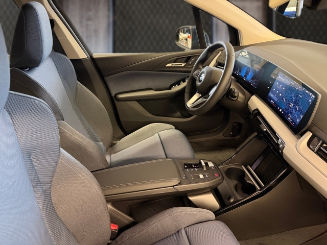 Bild 5: BMW 218d Active Tour B47