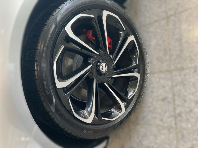 Bild 8: MG Cyberster GT ALC Grau/Schwarz + Rotes Dach