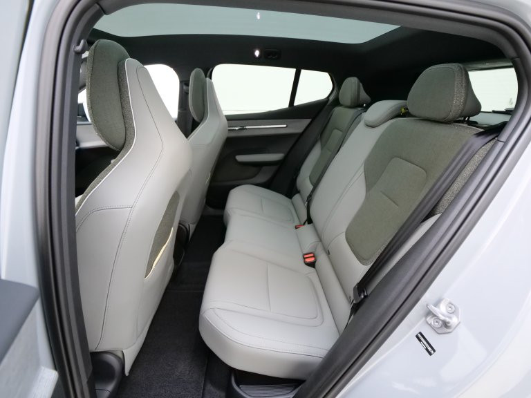 Bild 12: VOLVO PKW EX30 Cross Country Ultra, Twin Motor Performance, Vollelektr